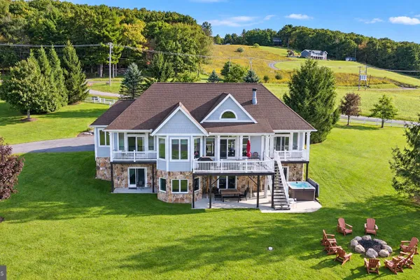 64 POND CT