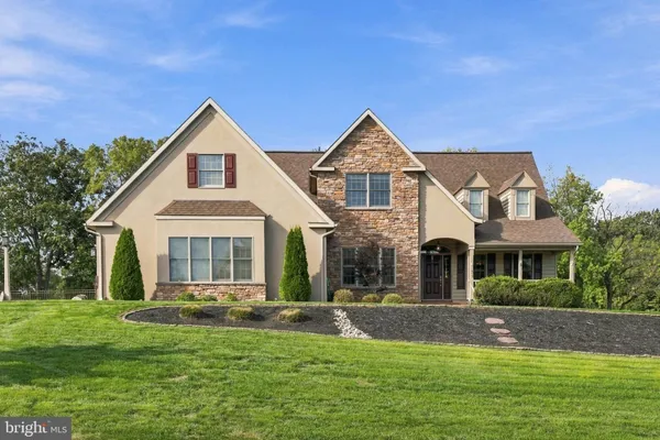 31 COBBLE LN