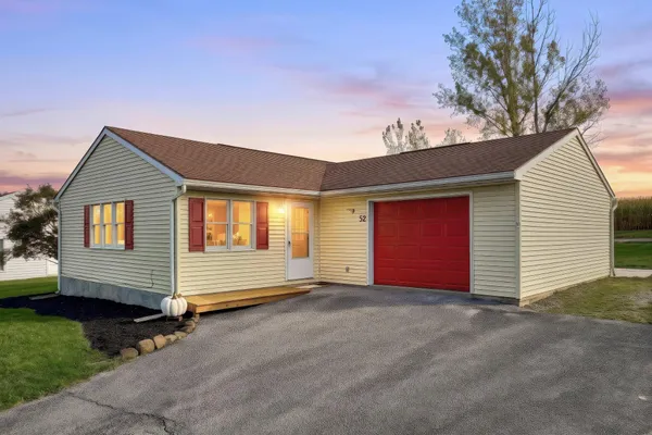52 SEDGWICK DR