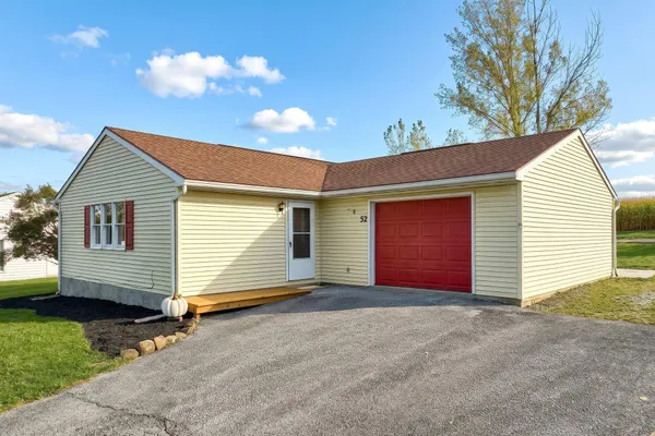 52 SEDGWICK DR