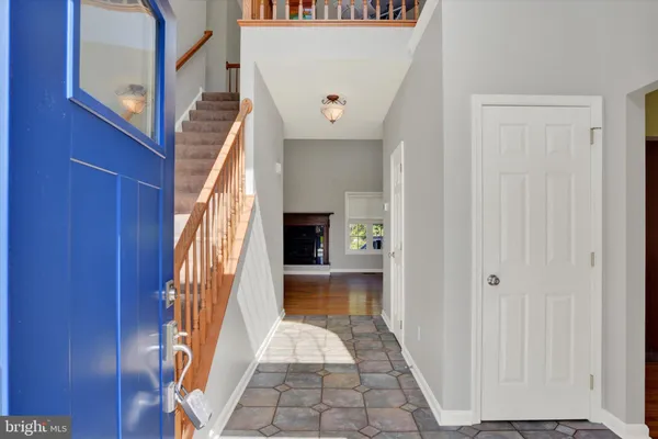 8 MEADOWOOD PL