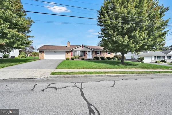 313 PARKVIEW DR