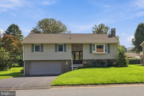 43 CARDINAL DR