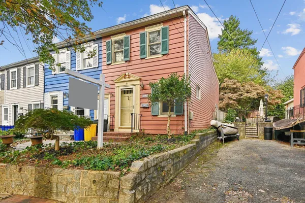 19 DEAN ST