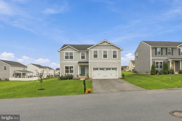 104 POMMEL LN