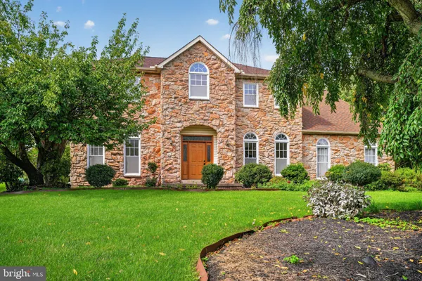 102 TROTTER LN