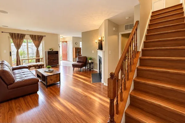 419 STEEPLECHASE CT