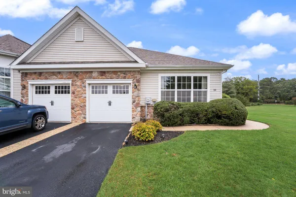 30 DELRAY LN