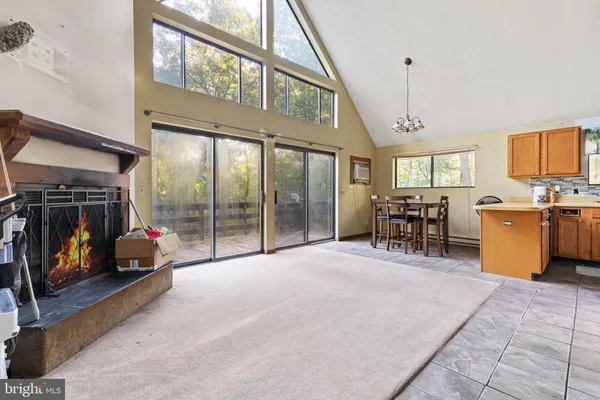 31 WILLOW LN