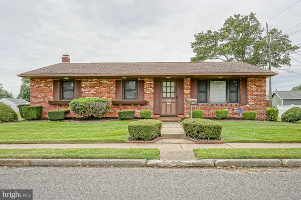 300 NASSAU AVE