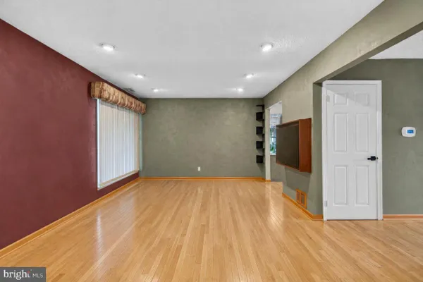 68 LONGWOOD DR