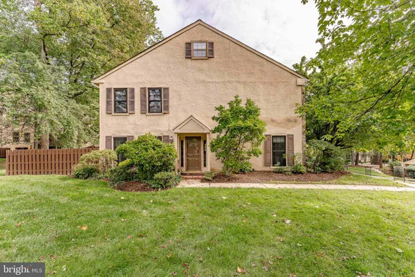 1201 WEATHERSTONE DR 1201