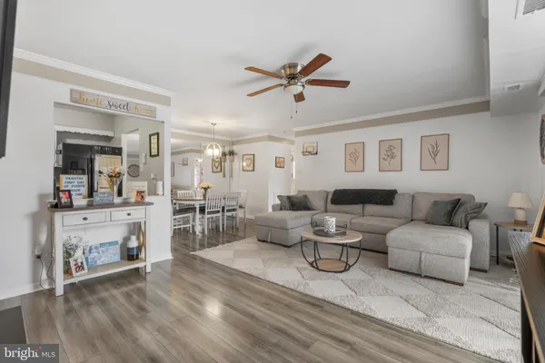 47202 DELAIRE LANDING RD 202