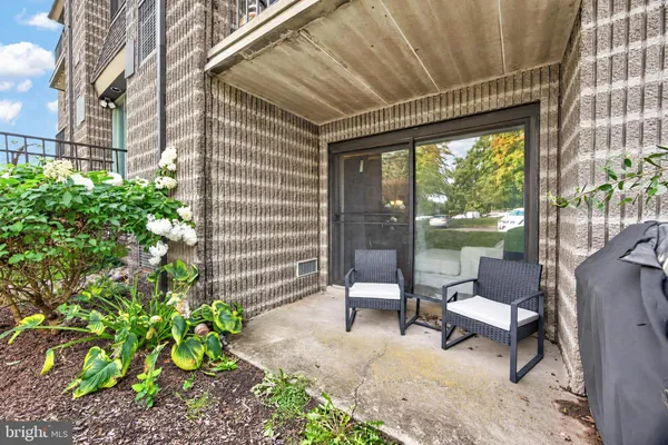267 E VILLAGE RD