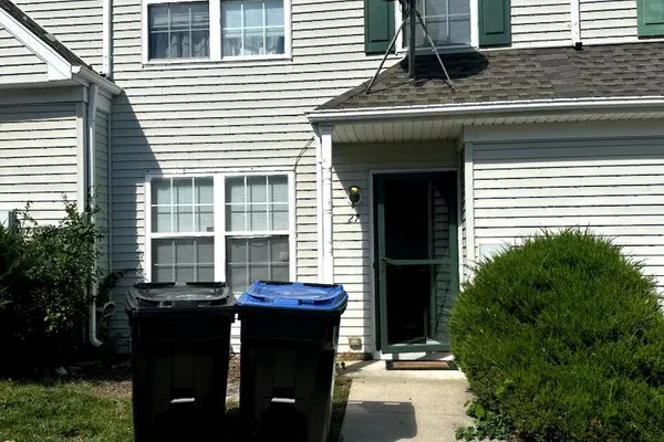 27 GRISTMILL LN