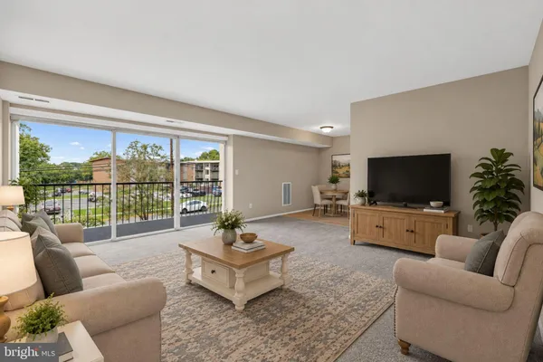 7611 FONTAINEBLEAU DR 2223