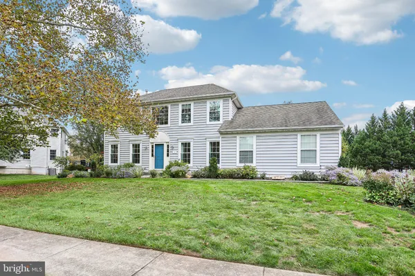 16 ARGYLE LN