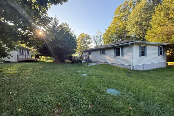 810 812 W MOUNT HARMONY RD