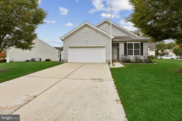 18 DAFFODIL DR