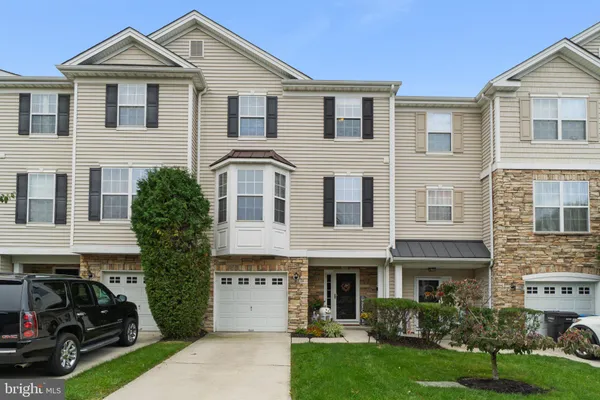 111 ACORN DR