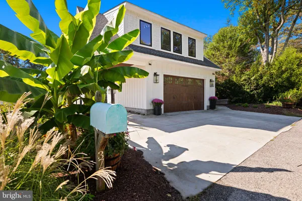 377 VALLEY STREAM RD