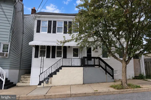 290 S 5TH ST