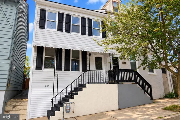 290 S 5TH ST