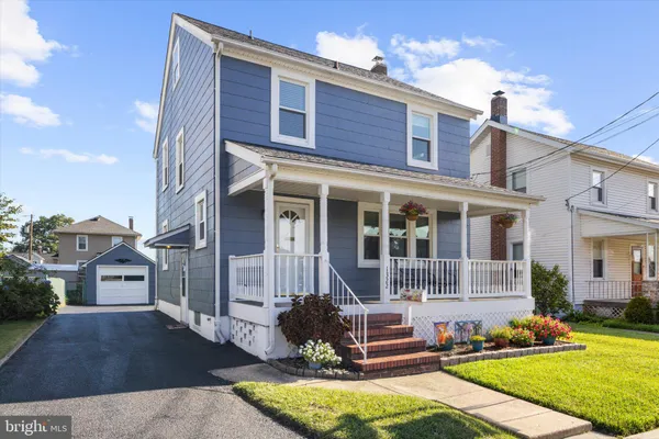 1322 MAPLE AVE