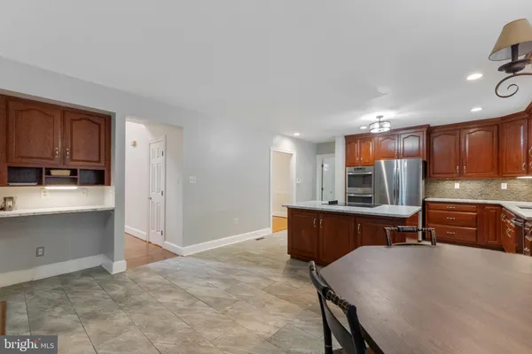 7720 LOCUST PL
