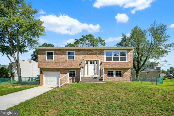 401 LAWNTON AVE