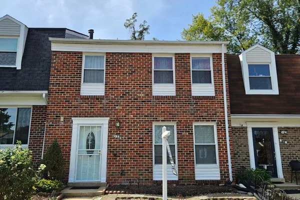 528 PEACOCK DR