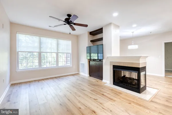 400 SYMPHONY CIR 205J