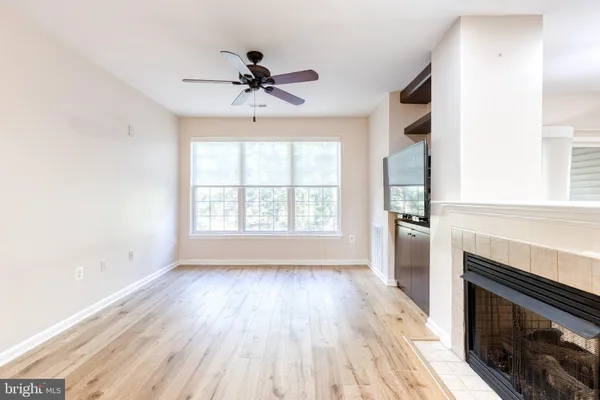 400 SYMPHONY CIR 205J