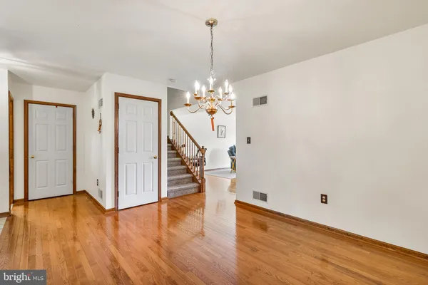 125 DERBY DR 2