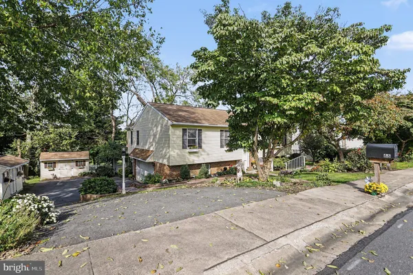 66 ORIOLE DR