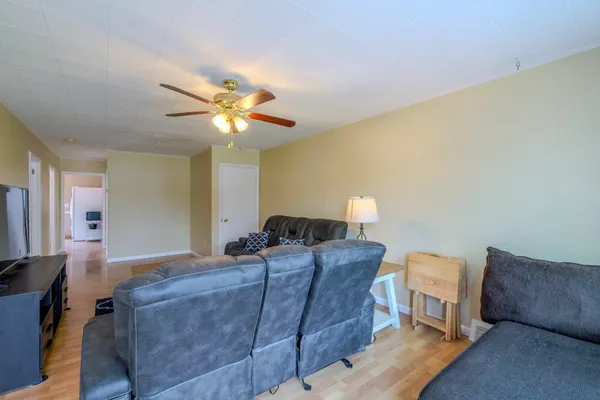 228 HOFFMAN RD