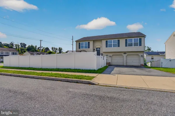 1000 JEAN AVE
