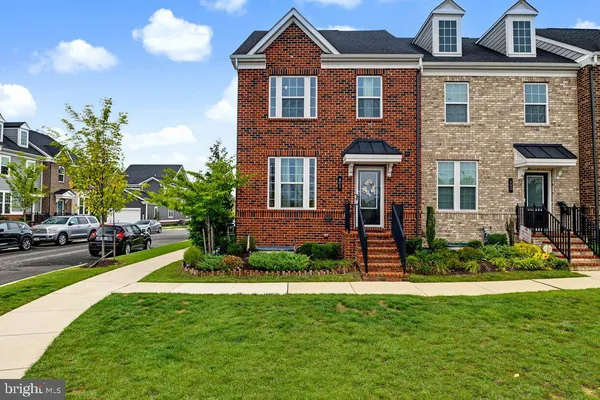 401 HOLLOWAY ST