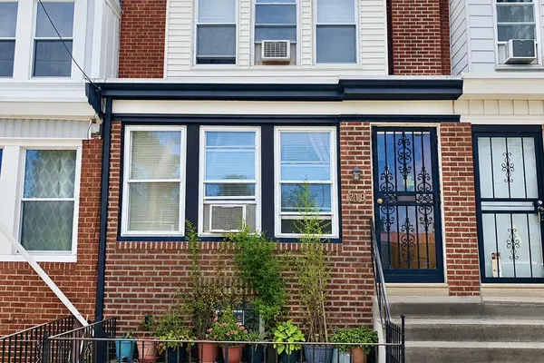 249 N 7TH ST