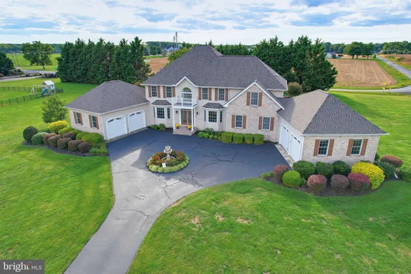 1138 RAVEN CIR