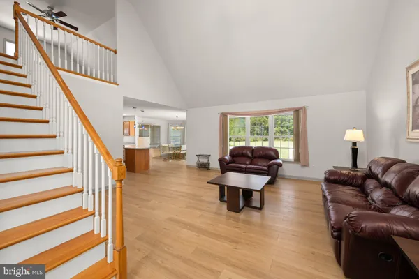 10532 FOX GLEN DR