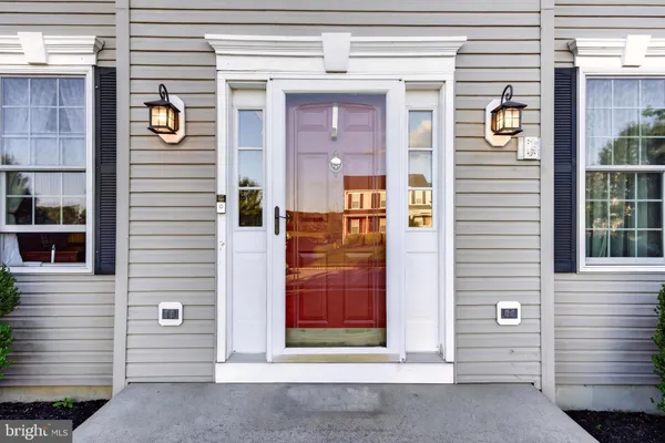 26 KINGSBERRY LN