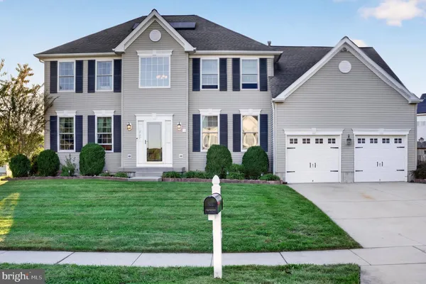 26 KINGSBERRY LN
