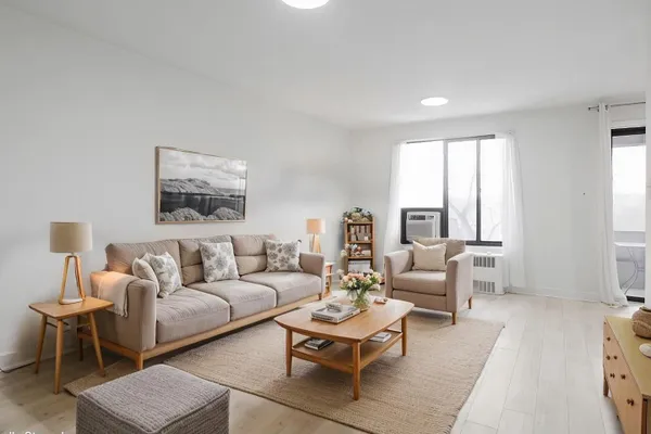 1581 N COLONIAL TER 201-X