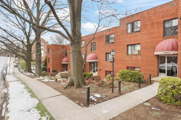 1581 N COLONIAL TER 201-X