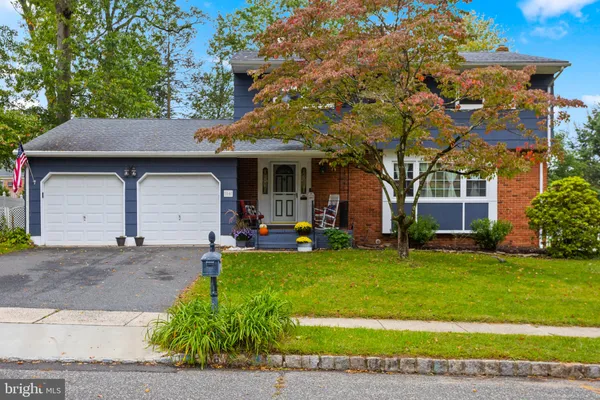 16 TWAIN DR
