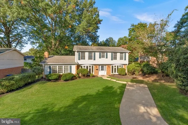 4822 KING RICHARD DR