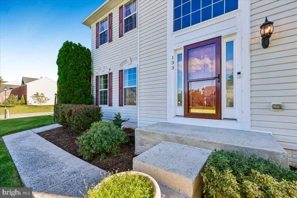 133 GREENWICH DR