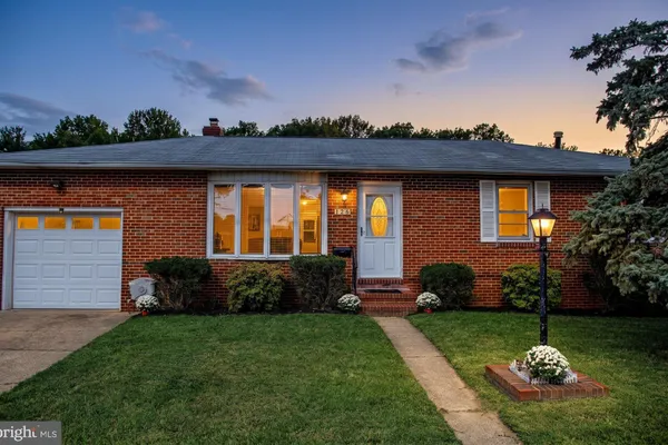 178 RIVIERA DR