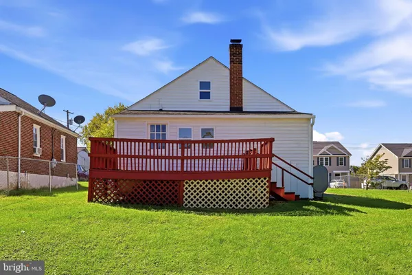 737 W 11TH ST